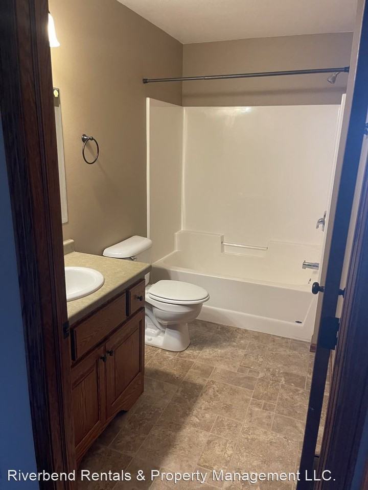 13624 42nd Ave - Photo 2 of 6