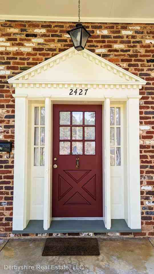 2427 Castle Pl - Photo 2 of 15