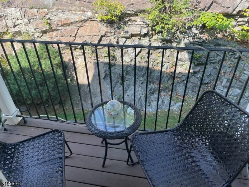 29 Mountainview Ct - Photo 3 of 7