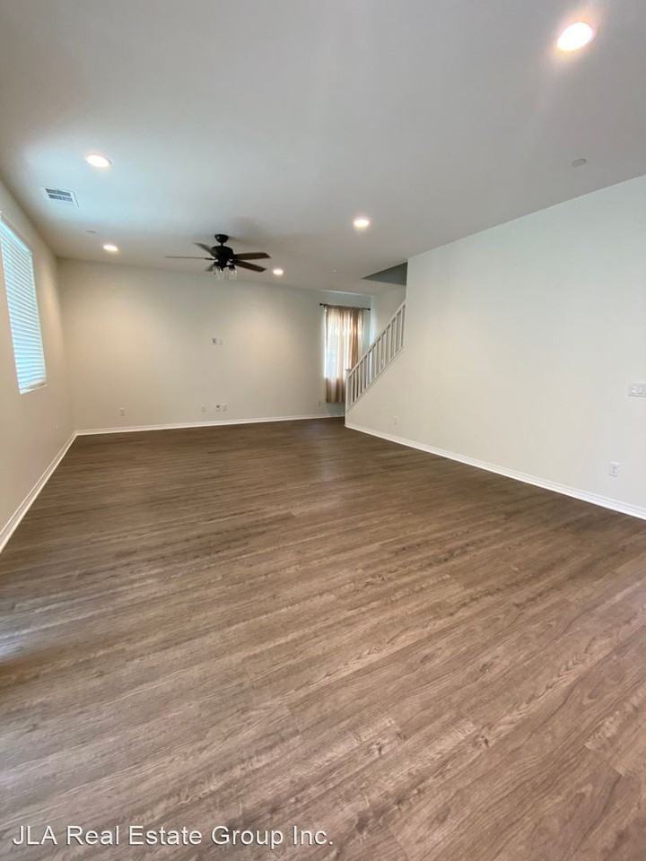 27293 Fielder Rd - Photo 2 of 18