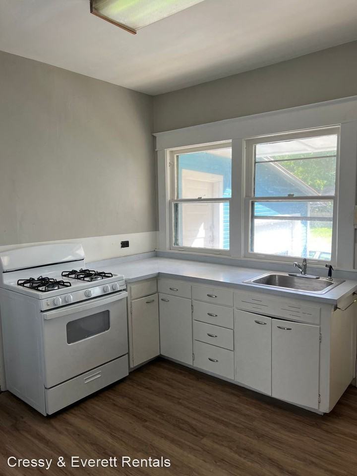 108 Cross St - Photo 3 of 21