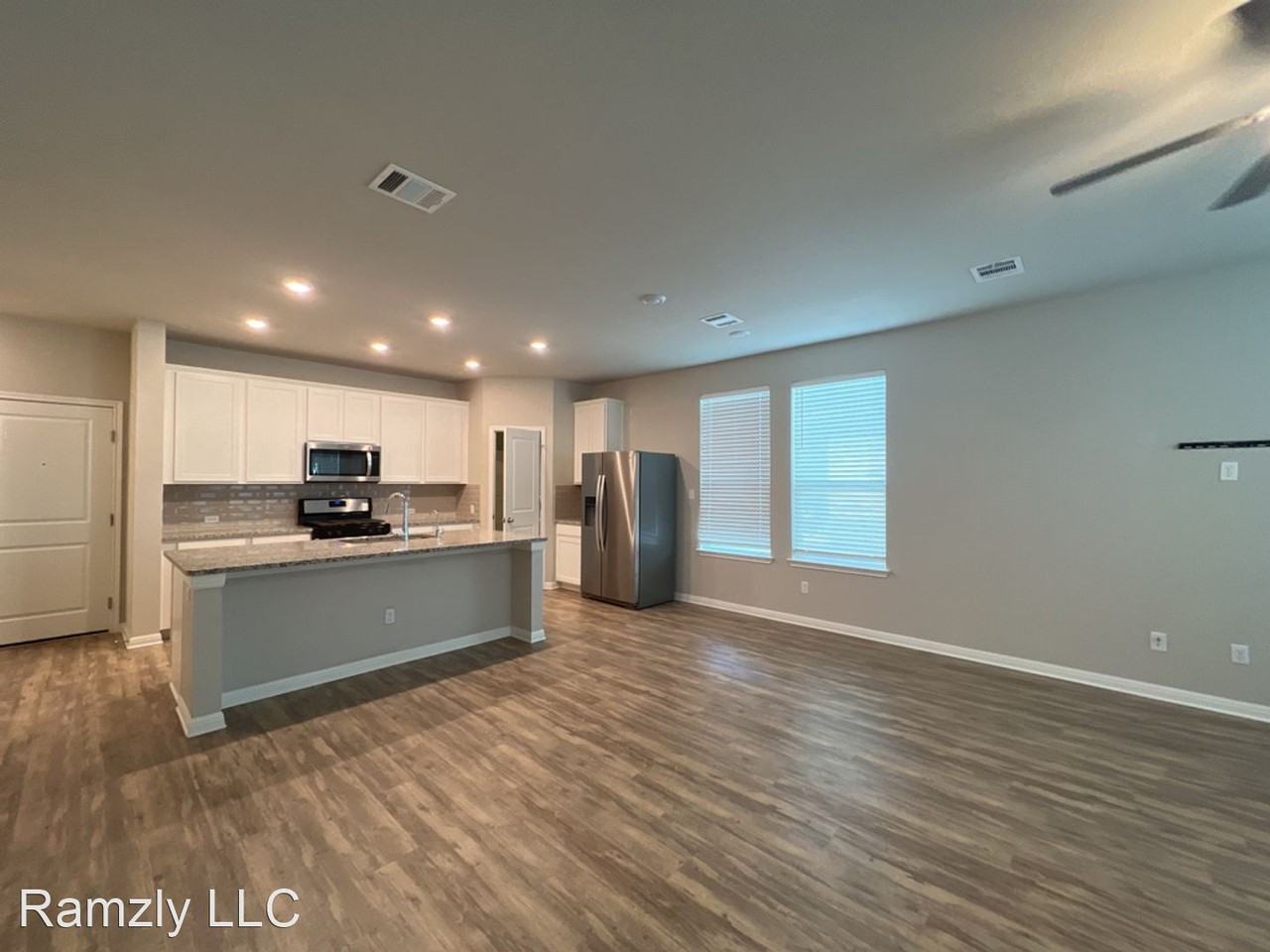 813 Lone Peak St - Photo 2 of 10