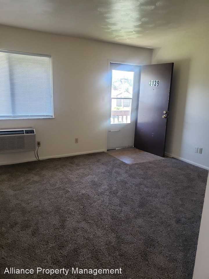 3139 Vance Ave - Photo 2 of 7