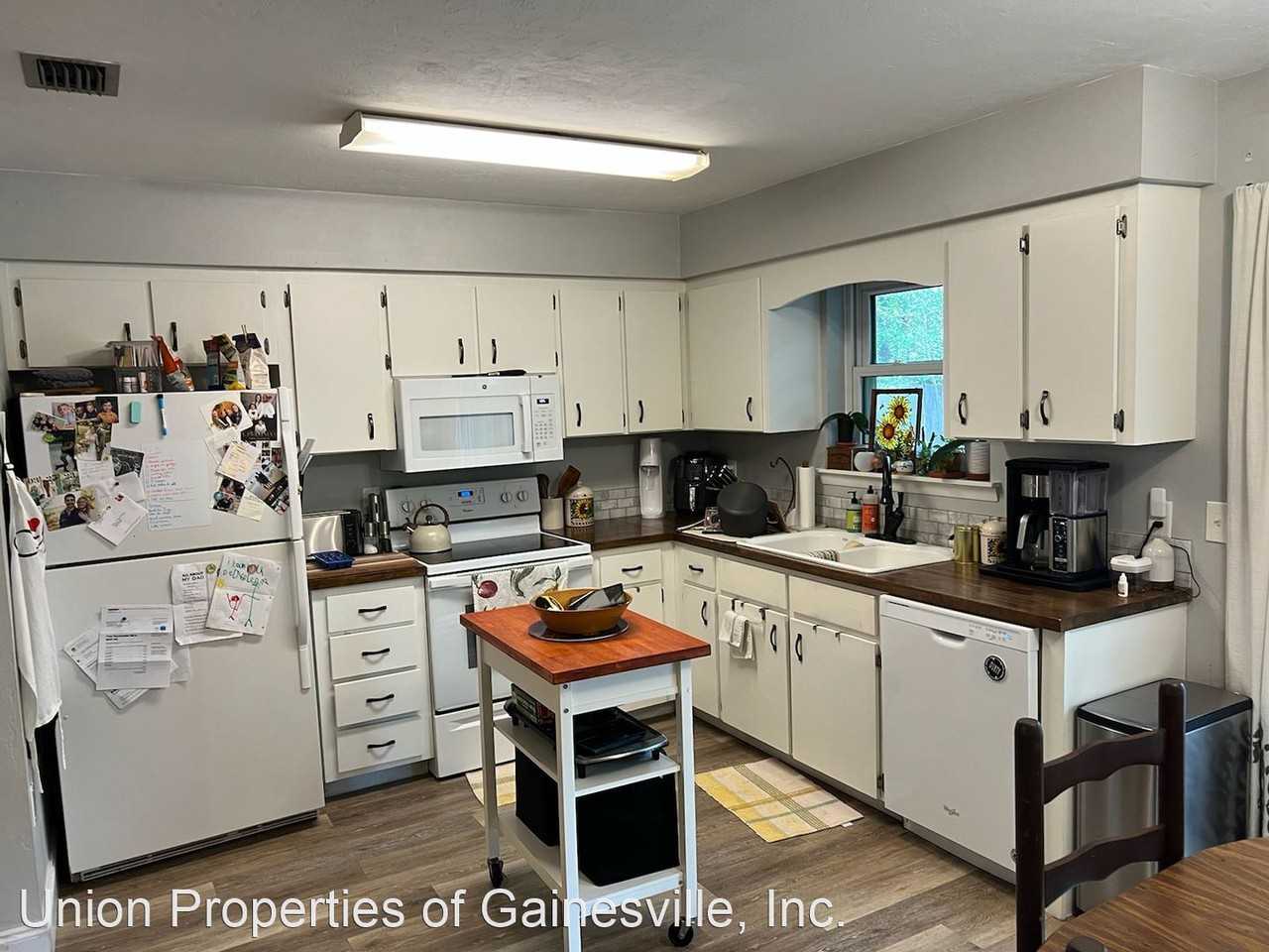 3415 Nw 50th Ter - Photo 3 of 13