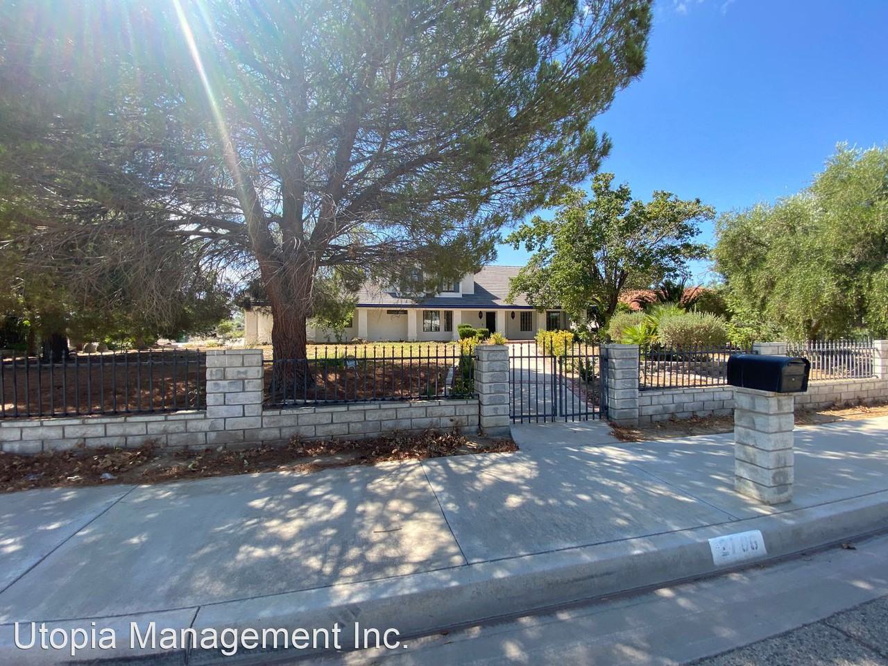 2706 W Avenue L4 - Photo 2 of 21