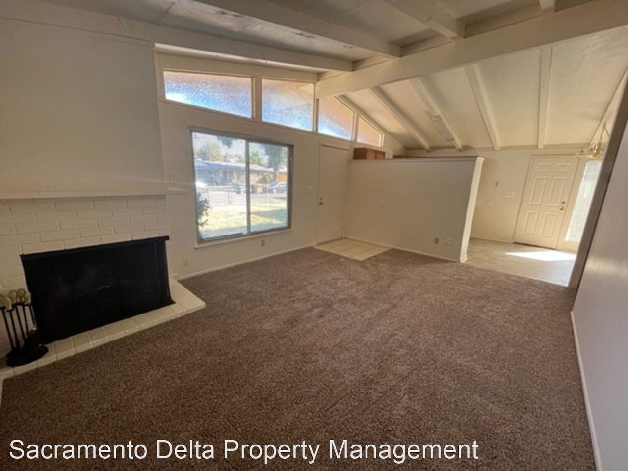 5725 El Campo Way - Photo 3 of 14
