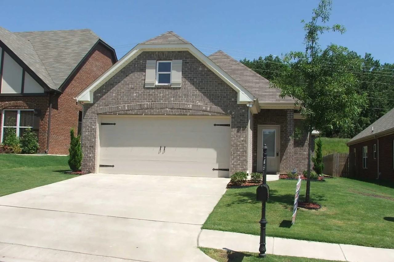 2722 Oxmoor Way - Photo 2 of 20