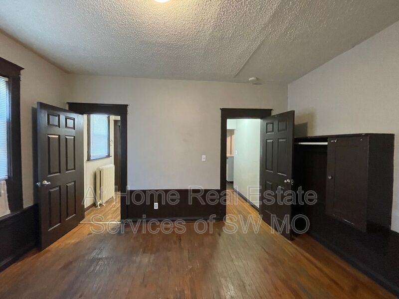 633 W State St #2B - Photo 5 of 6