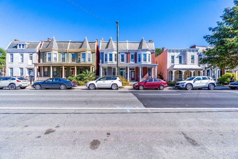 2622 W Main St - Photo 2 of 33