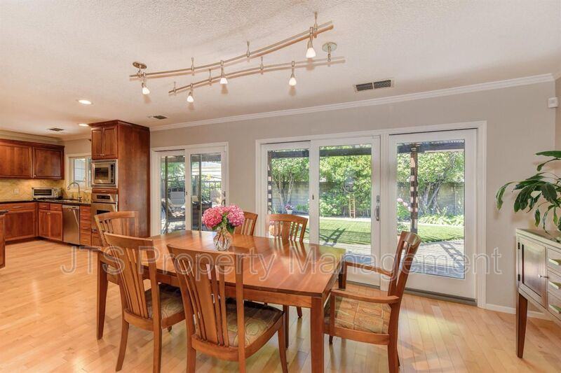 5342 Terrace Oak Cir - Photo 4 of 29