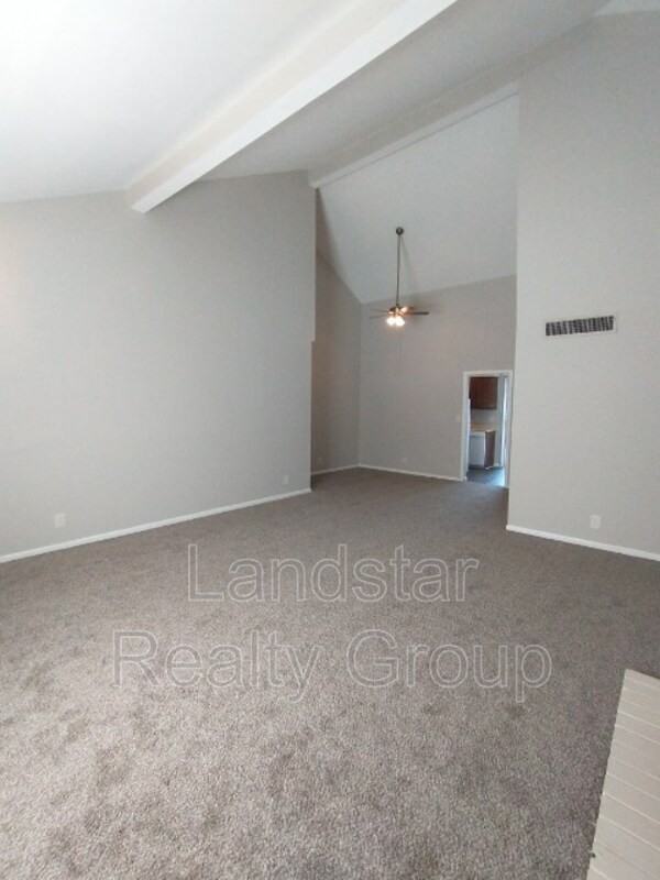 3221 Kemmons Dr #6 - Photo 6 of 34