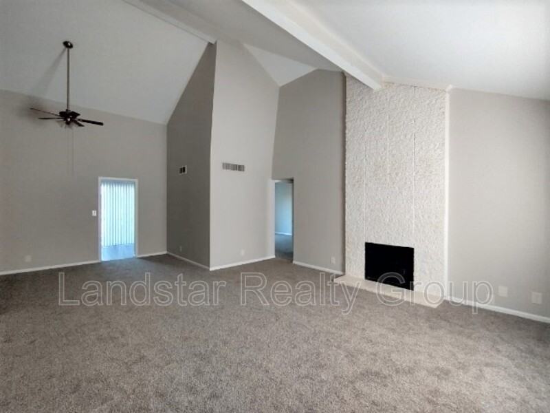 3221 Kemmons Dr #6 - Photo 7 of 34