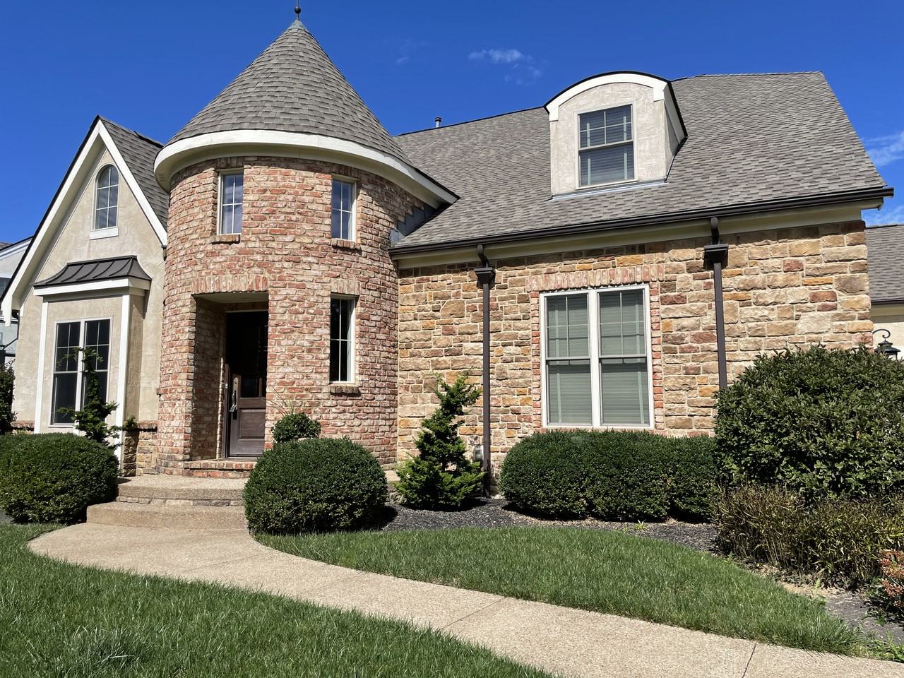 4217 Village Club Dr - Photo 2 of 44