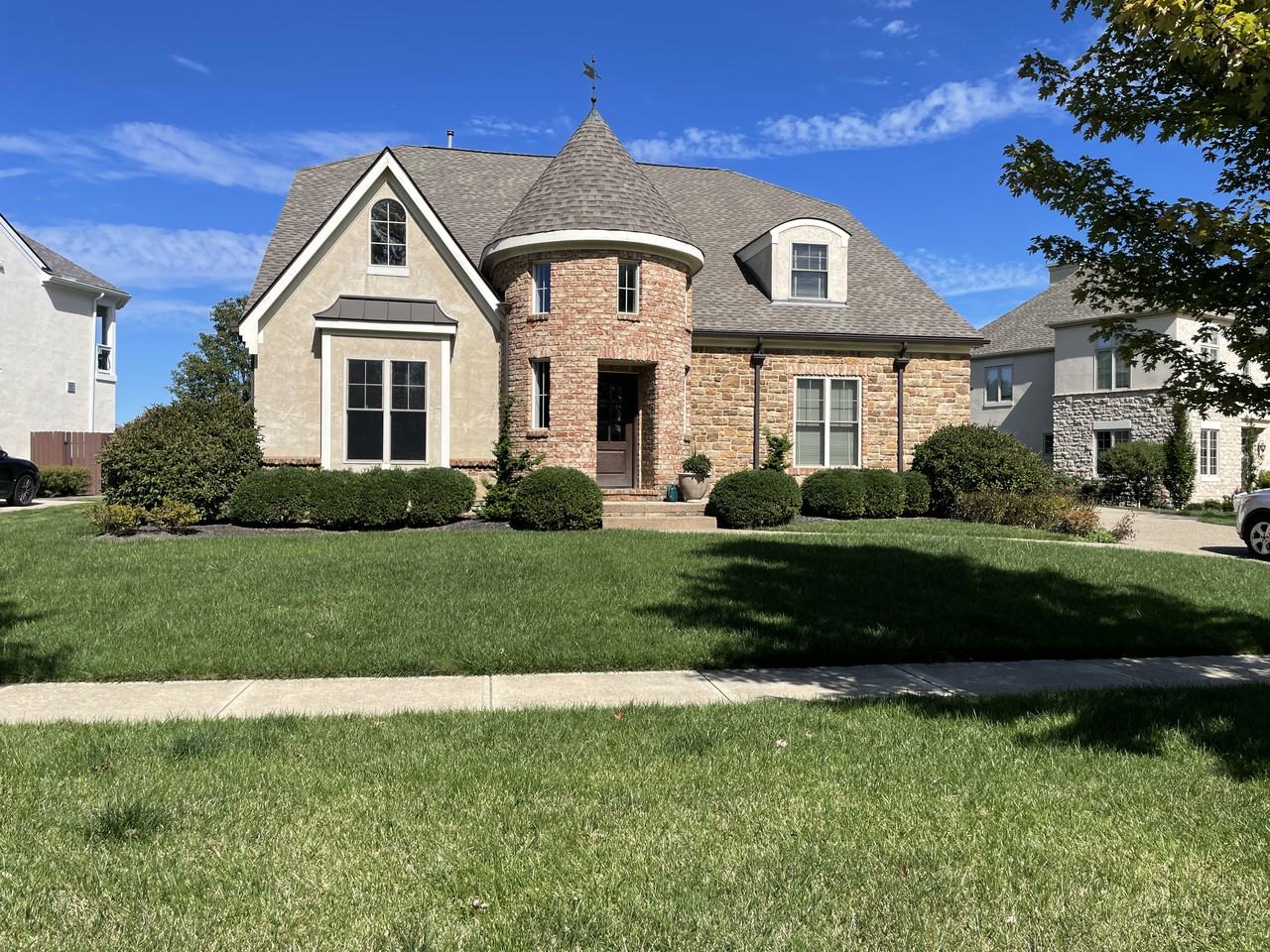 4217 Village Club Dr - Photo 3 of 44