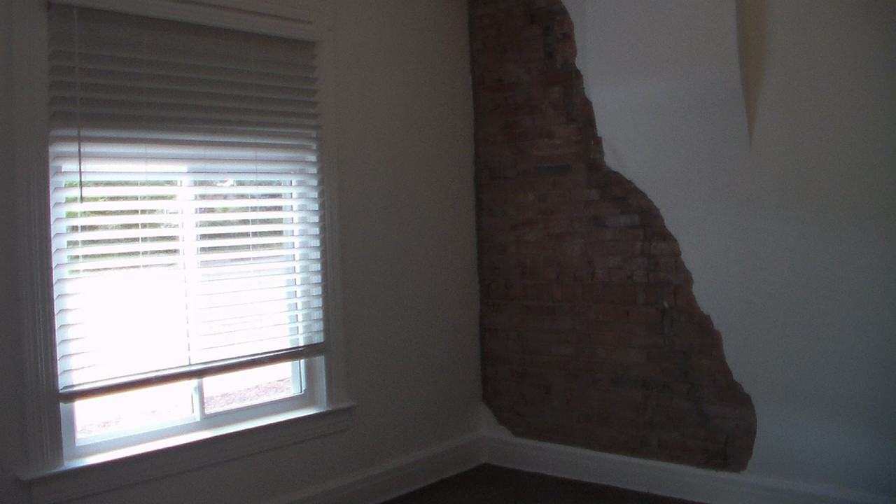 122 N 2nd St - Photo 4 of 15