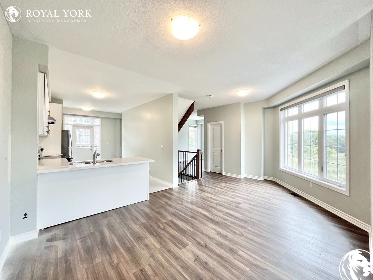 13 Royal Collection Way - Photo 2 of 37