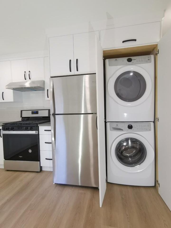 719 East 63rd Ave - Photo 2 of 6