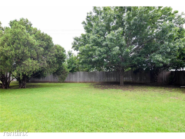 8511 Glencrest Ln - Photo 3 of 3