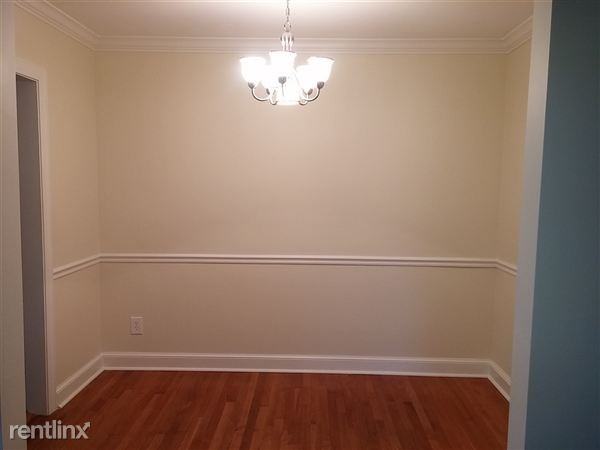 906 S Washington St - Photo 2 of 15