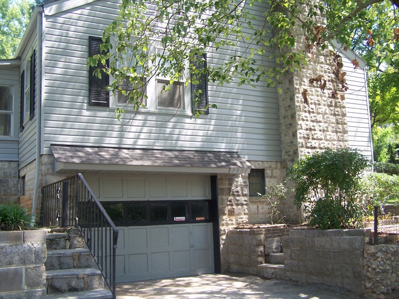 3201 E 36th St - Photo 2 of 15