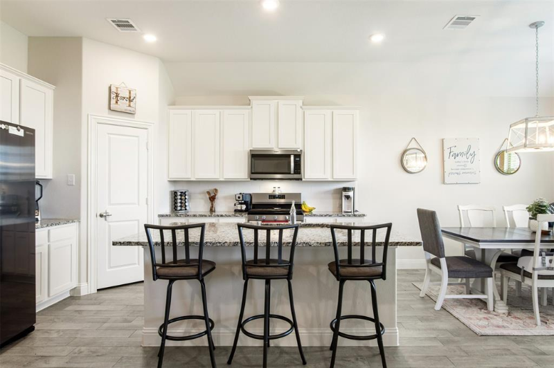 6224 Cheshire St - Photo 2 of 13