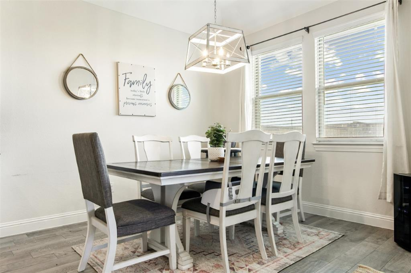 6224 Cheshire St - Photo 3 of 13