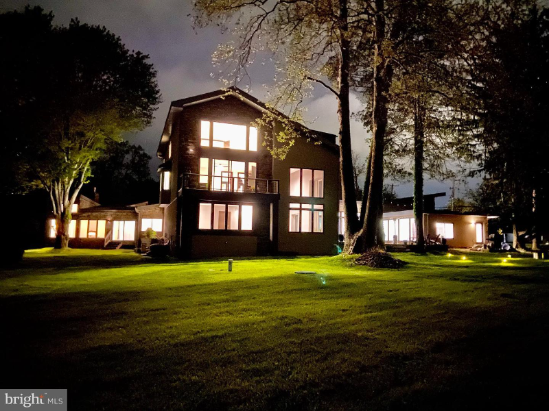 10530 Stevenson Rd - Photo 3 of 50