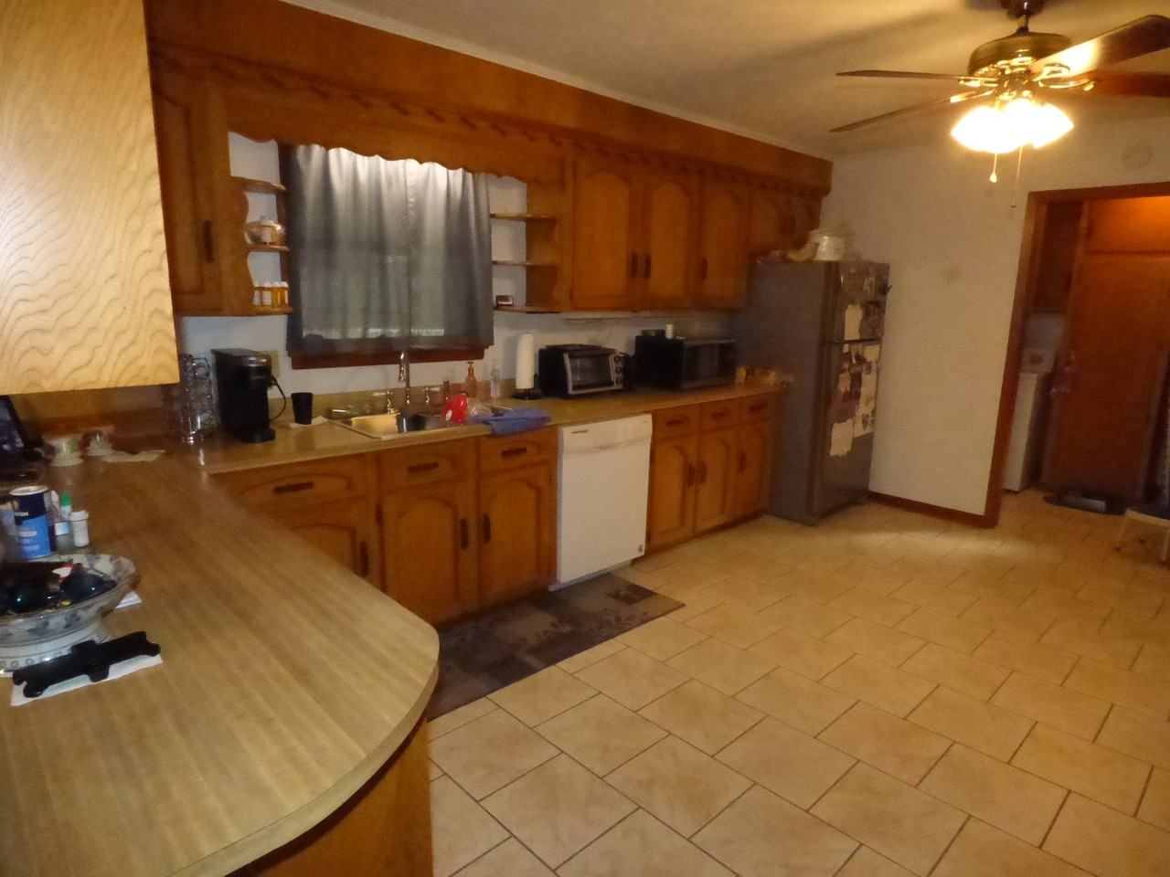 1056 Broken Arrow Lane - Photo 2 of 9