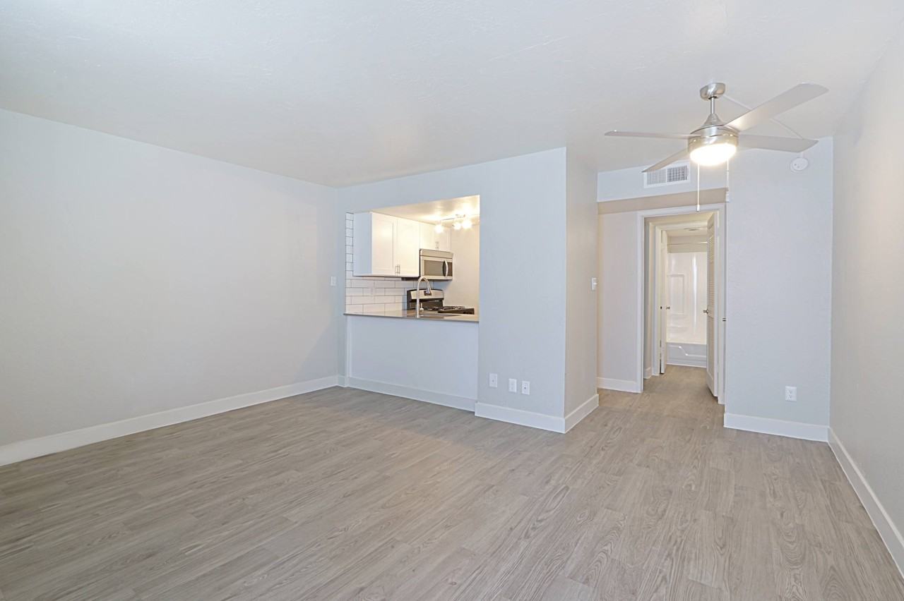 Allora Phoenix Apartments - Photo 3 of 21