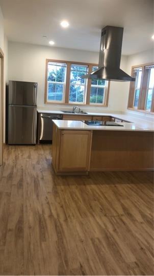 648 Northwest Coast Street - Photo 2 of 4