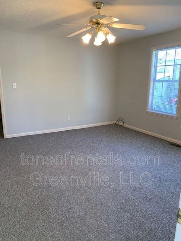 208 Church St - Photo 4 of 14