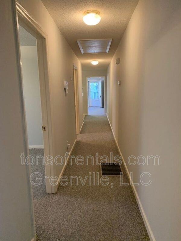 208 Church St - Photo 5 of 14