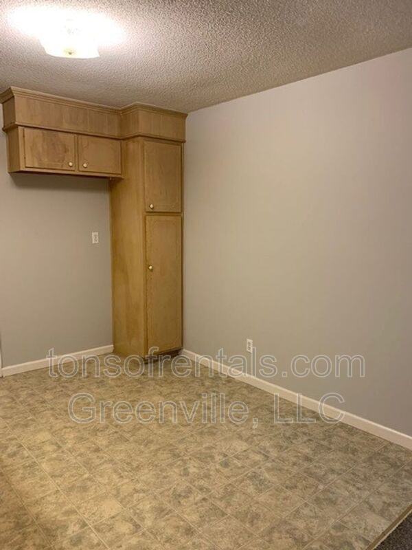 208 Church St - Photo 7 of 14