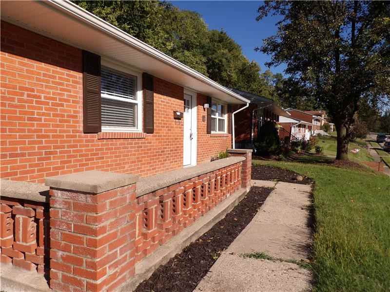 122 Tracy Ln - Photo 2 of 24