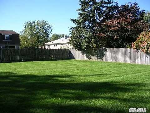 3 Hy Pl - Photo 2 of 6