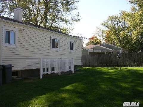 3 Hy Pl - Photo 3 of 6