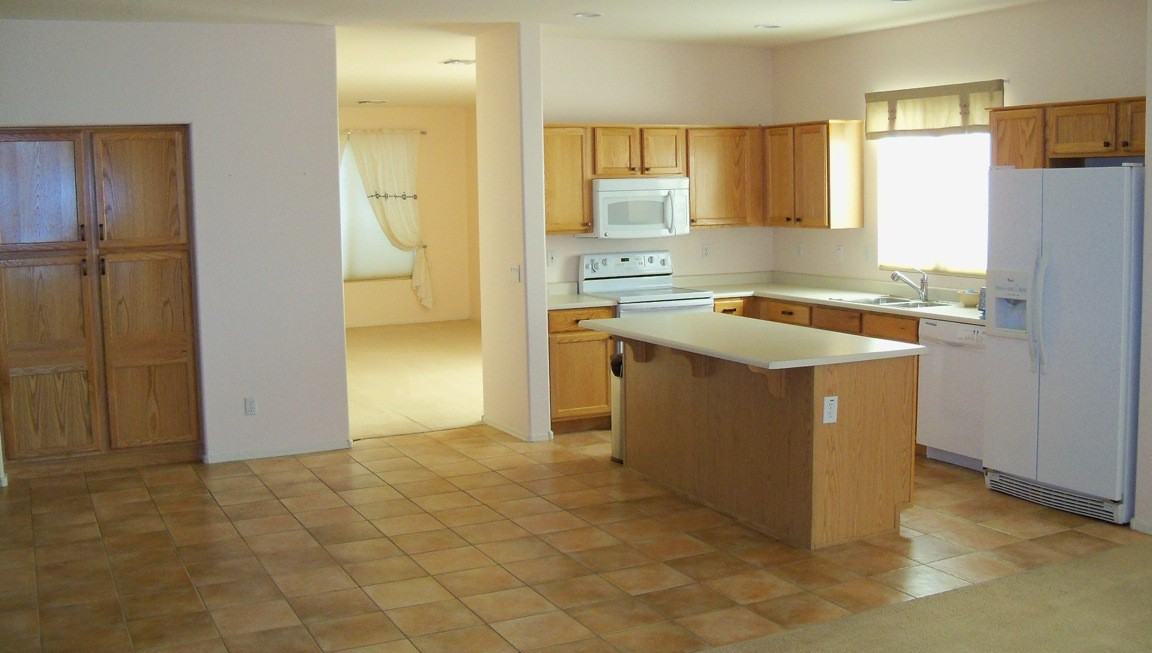 1148 S Roca St #1 - Photo 3 of 17