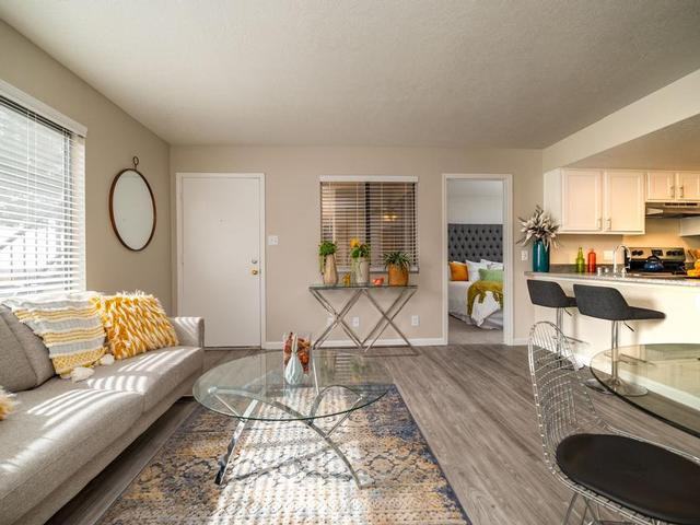 11800 Montgomery Blvd Ne - Photo 6 of 19