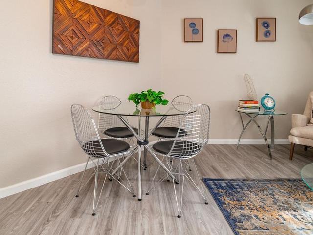 11800 Montgomery Blvd Ne - Photo 2 of 19