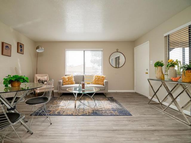 11800 Montgomery Blvd Ne - Photo 2 of 19