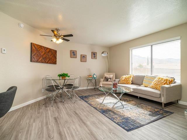 11800 Montgomery Blvd Ne - Photo 7 of 19