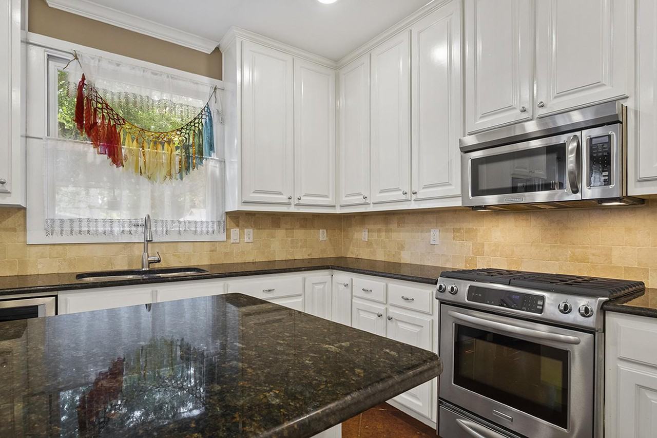 Modern four square Fort Worth home in Fairmount Historic District - Photo 6 of 30