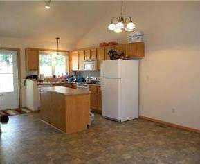 1044 4th St SW - Photo 3 of 4