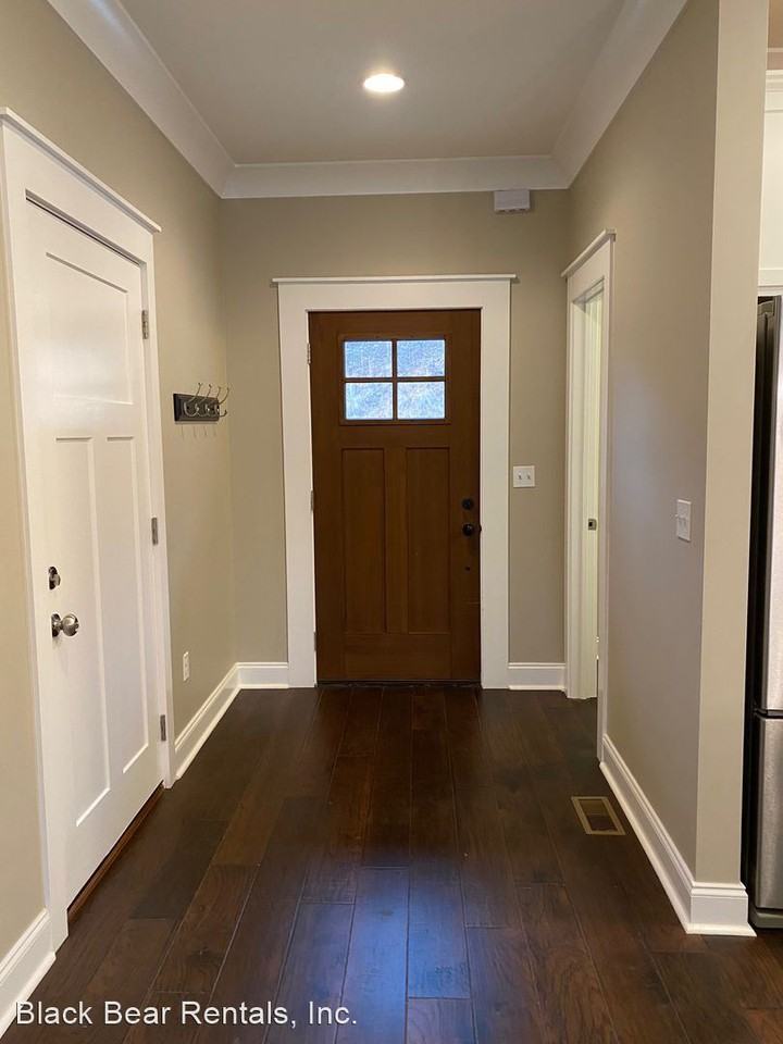 52 Tudor Way - Photo 3 of 50