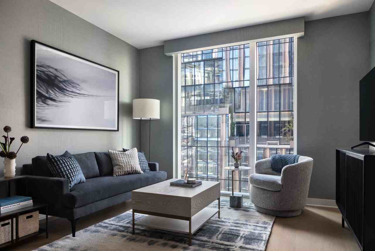 The Set - Photo 5 of 50