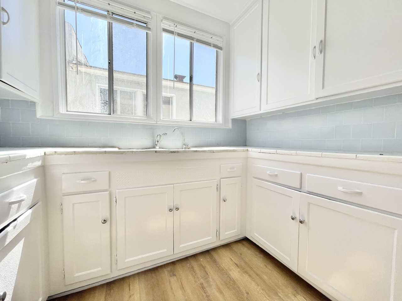 1616 S St Andrews Pl #4 - Photo 2 of 7