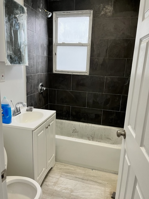 442 N Grove St #1 - Photo 4 of 10