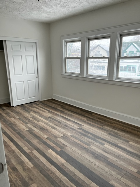 442 N Grove St #1 - Photo 5 of 10