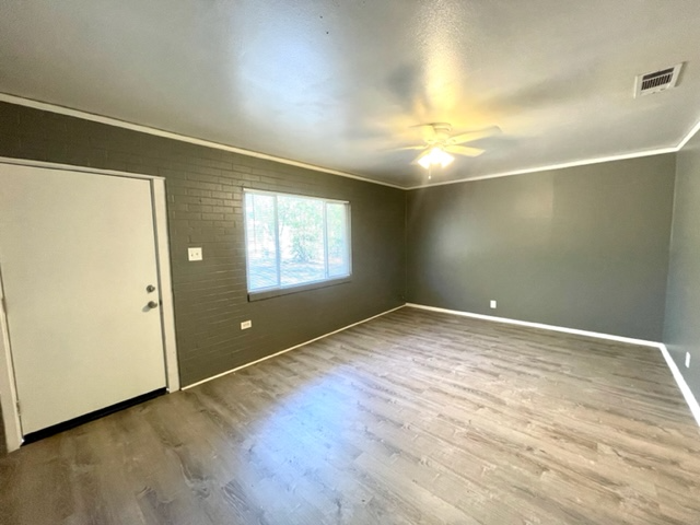 1120 Elm Ave Unit B - Photo 3 of 10