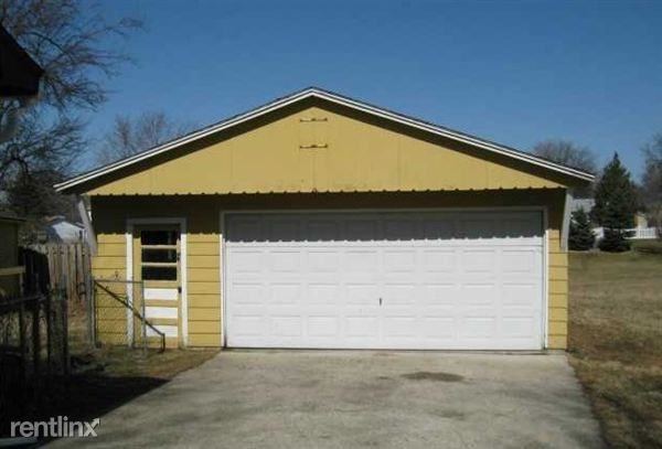 4308 Dumfries Cir - Photo 3 of 11
